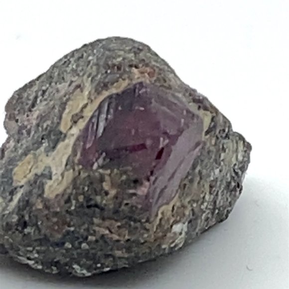Winza Sapphire Crystal 32.25ct - Picture 5 of 7